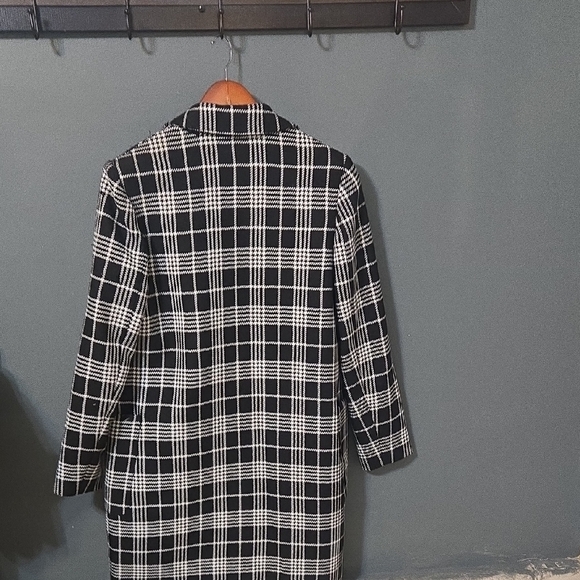 Tommy Hilfiger Black and White Plaid Trench Coat - Picture 4 of 5